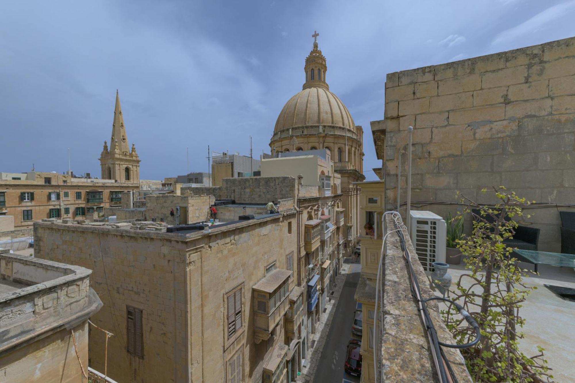Stylish Valletta 2 Bedrooom City Centre Apartment With Terrace Exterior foto